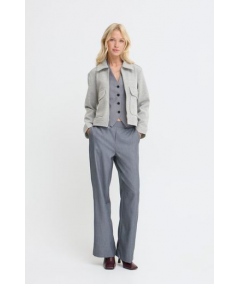 chaqueta-con-bolsillos-de-byoung