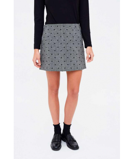 falda-con-estampado-de-corazones-negro-de-compania-fantastica