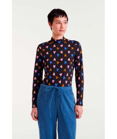camiseta-estampada-cuello-de-compania-fantastica