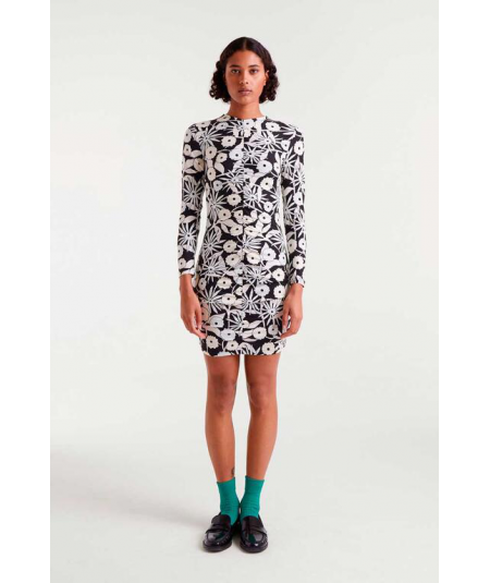 vestido-corto-con-cuello-redondo-de-compania-fantastica