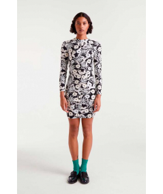 vestido-corto-con-cuello-redondo-de-compania-fantastica