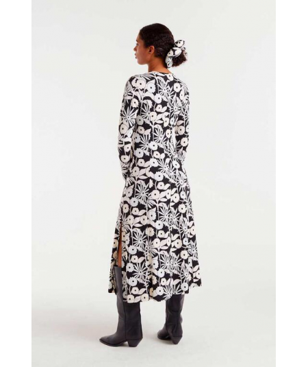 vestido-largo-con-cuello-barco-de-compania-fantastica