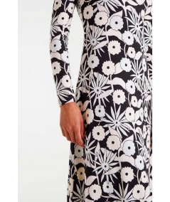 vestido-largo-con-cuello-barco-de-compania-fantastica