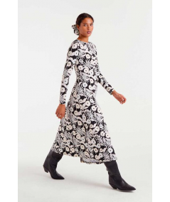 vestido-largo-con-cuello-barco-de-compania-fantastica