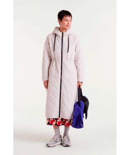 abrigo-acolchado-con-capucha-de-compania-fantastica