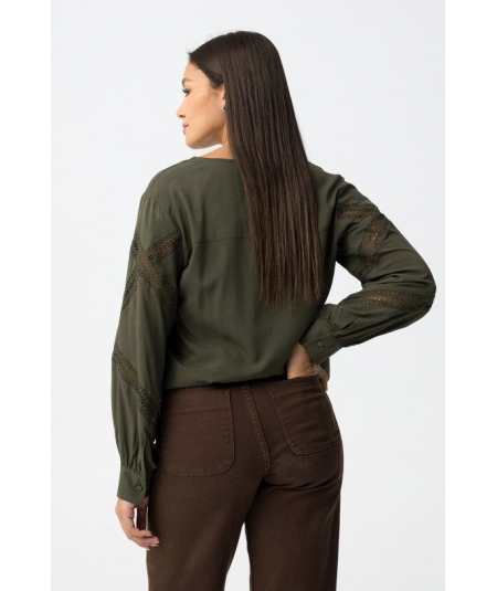 blusa-lucas-con-recortes-de-encaje-de-tiffosi