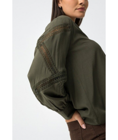 blusa-lucas-con-recortes-de-encaje-de-tiffosi