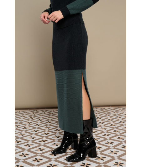 falda-larga-con-abertura-lateral-de-minueto