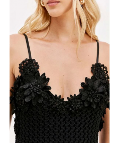 vestido-largo-preto-escote-flores-lan