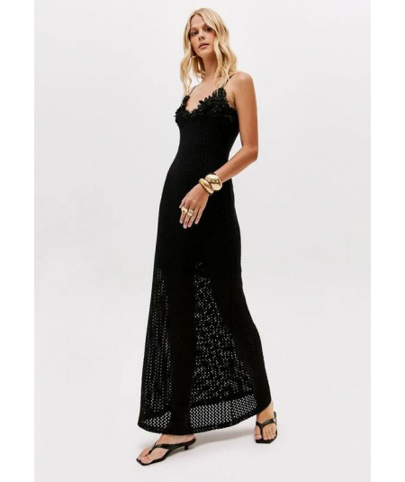 vestido-largo-preto-escote-flores-lan