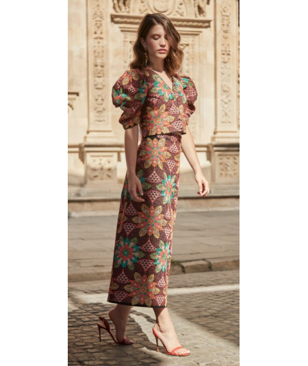 falda-midi-evase-con-estampado-flores-mandala-panambi