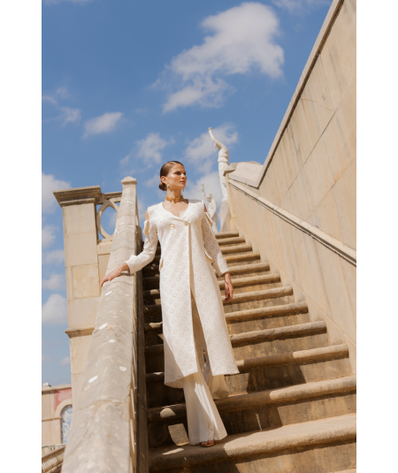 levita-khloe-perforada-strena