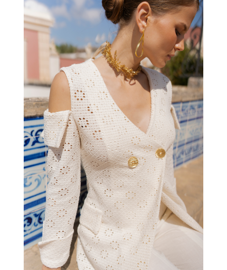 levita-khloe-perforada-strena