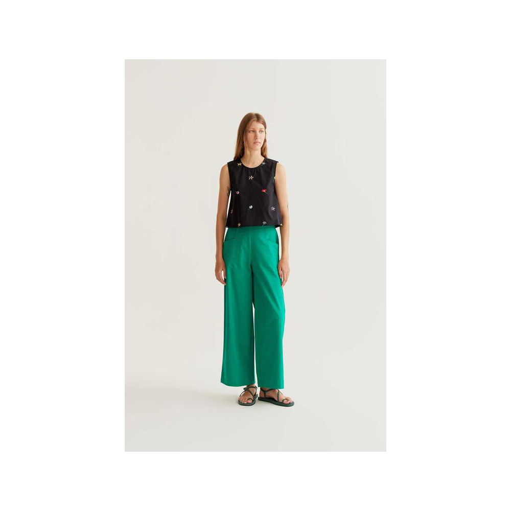 top-black-garden-flower-compania-fantastica