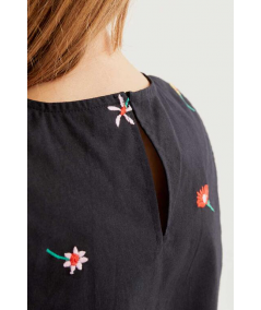 top-black-garden-flower-compania-fantastica