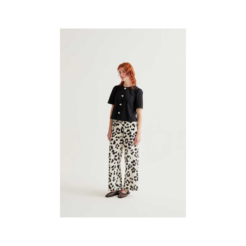 blusa-mcorta-boton-corazon-compania-fantastica