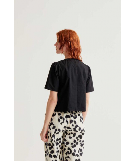 blusa-mcorta-boton-corazon-compania-fantastica