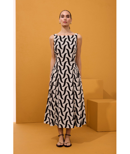 vestido-midi-pliegues-cadera