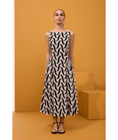 vestido-midi-pliegues-cadera