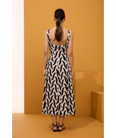 vestido-midi-pliegues-cadera