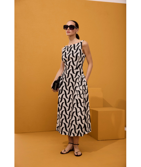 vestido-midi-pliegues-cadera