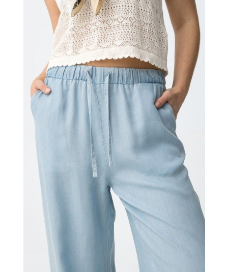 pantalon-roselin-pierna-ancha-denim-claro-tifosi
