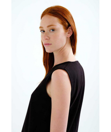 vestido-corto-negro-compania-fantastica