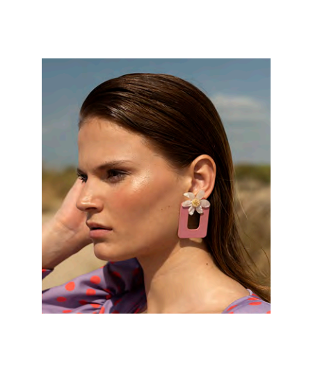 pendientes-circulo-con-flor-margarita-strena