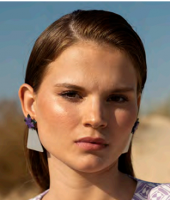 pendientes-grandes-triangulo-con-flor-strena