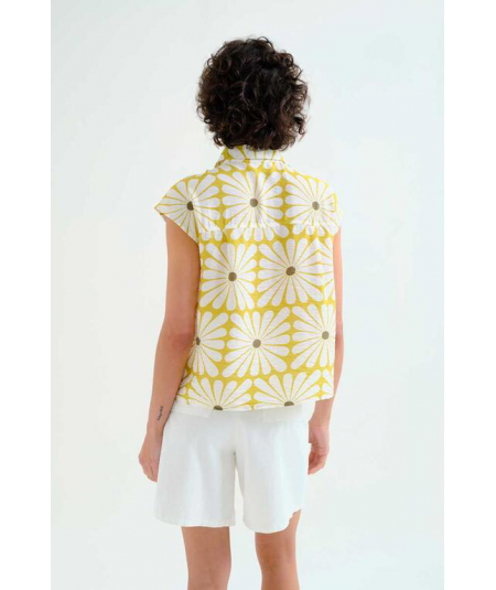 camisa-flor-amarilla-compania-fantastica