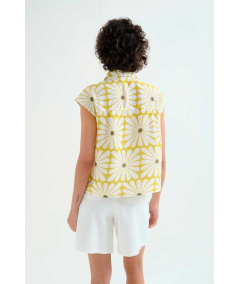 camisa-flor-amarilla-compania-fantastica