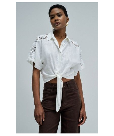camisa-con-encaje-y-lino-de-salsa