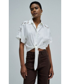 camisa-con-encaje-y-lino-de-salsa
