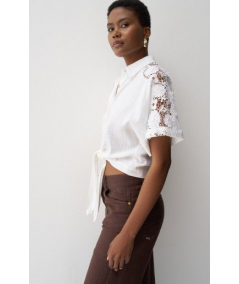 camisa-con-encaje-y-lino-de-salsa