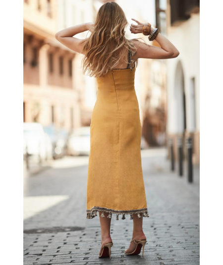 vestido-palmera-bordada-lino-mostaza-de-panambi