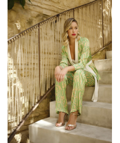 conjunto-chaqueta-pantalon-fluido-letras