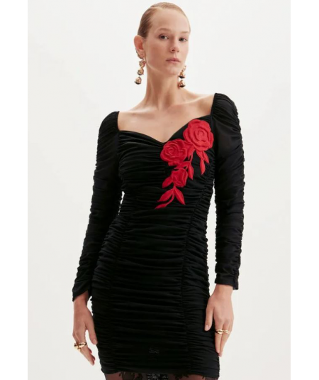 vestido-corto-bordado-lan