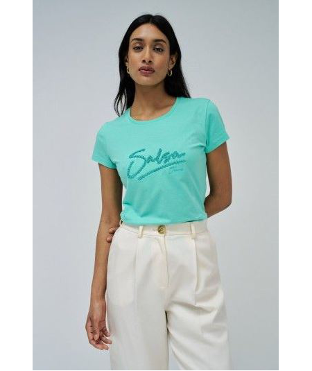 camiseta-con-logo-de-salsa