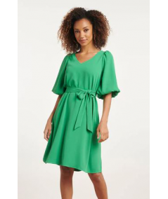 vestido-verde-con-escote-en-pico-smashed-lemon